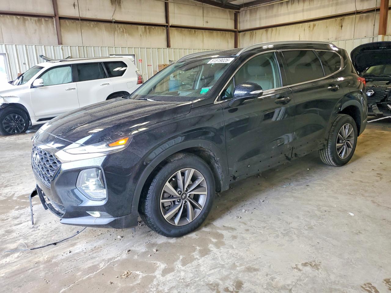 Salvage Hyundai SANTA FE Image