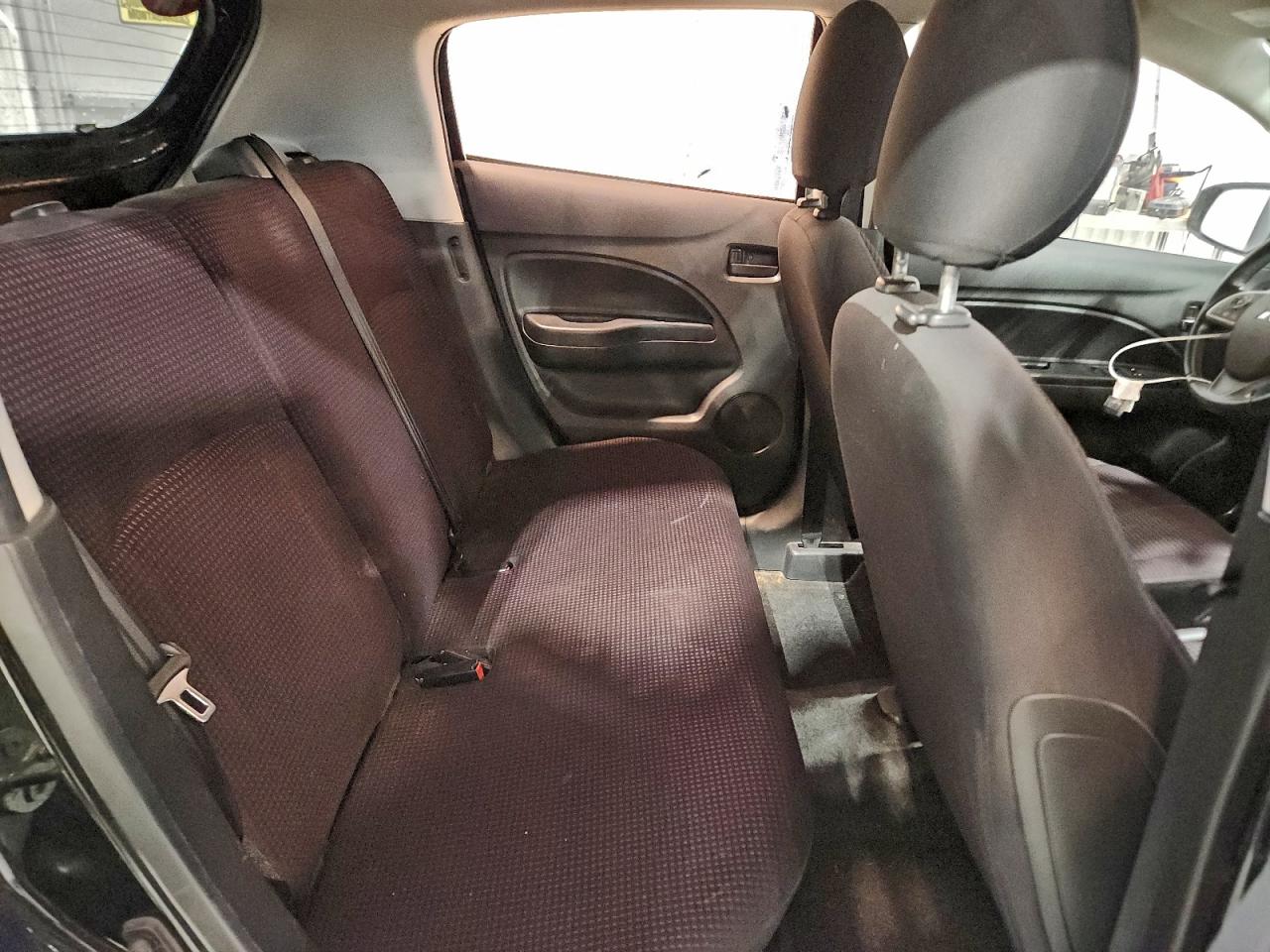 Mitsubishi Mirage Es