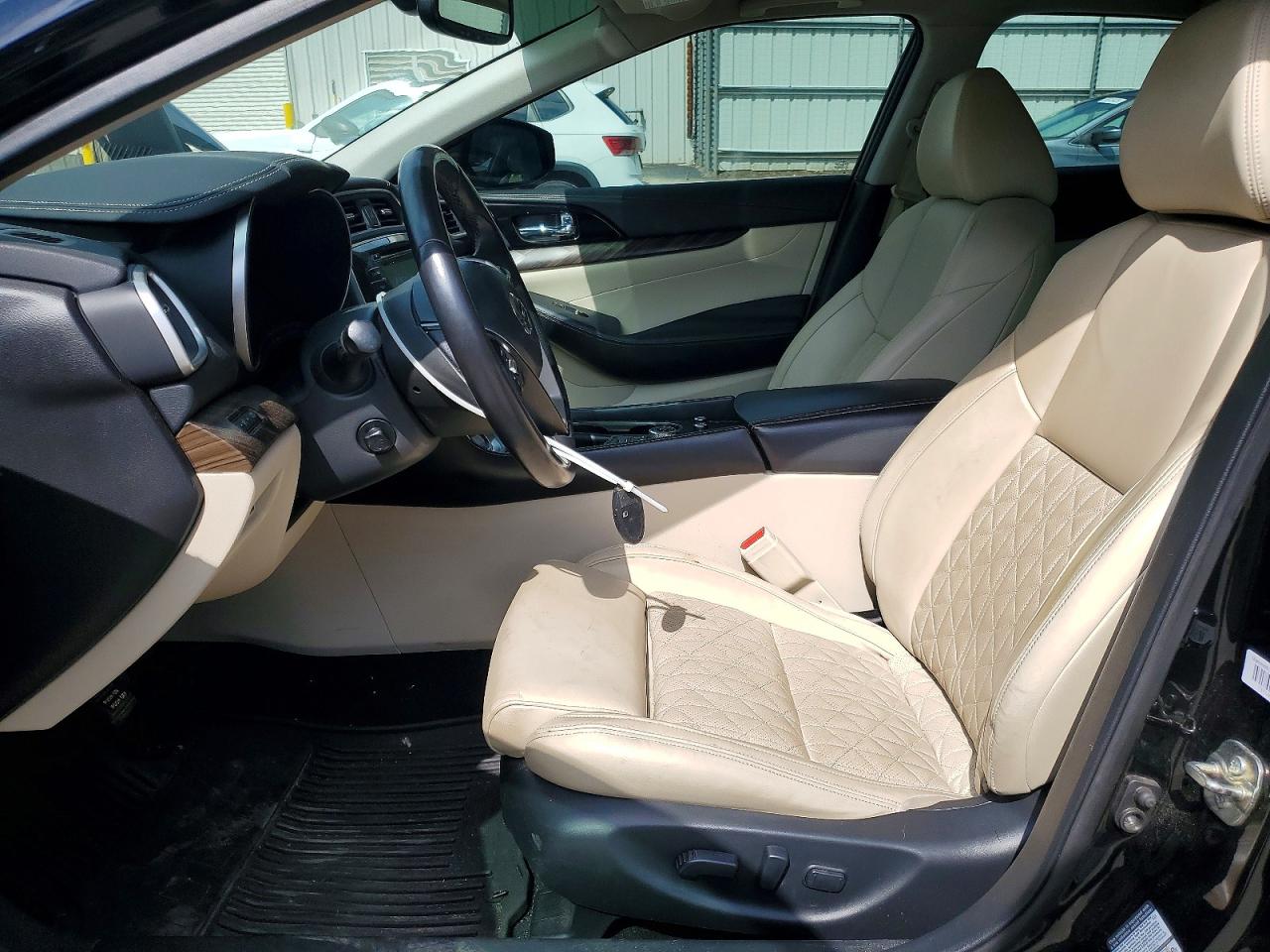 Nissan Maxima Platinum