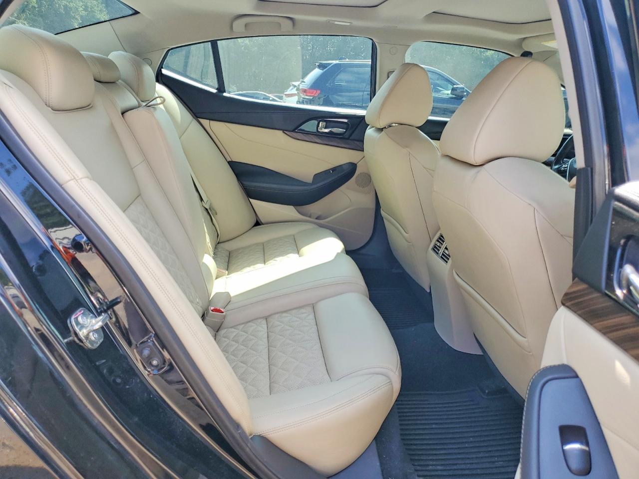Nissan Maxima Platinum