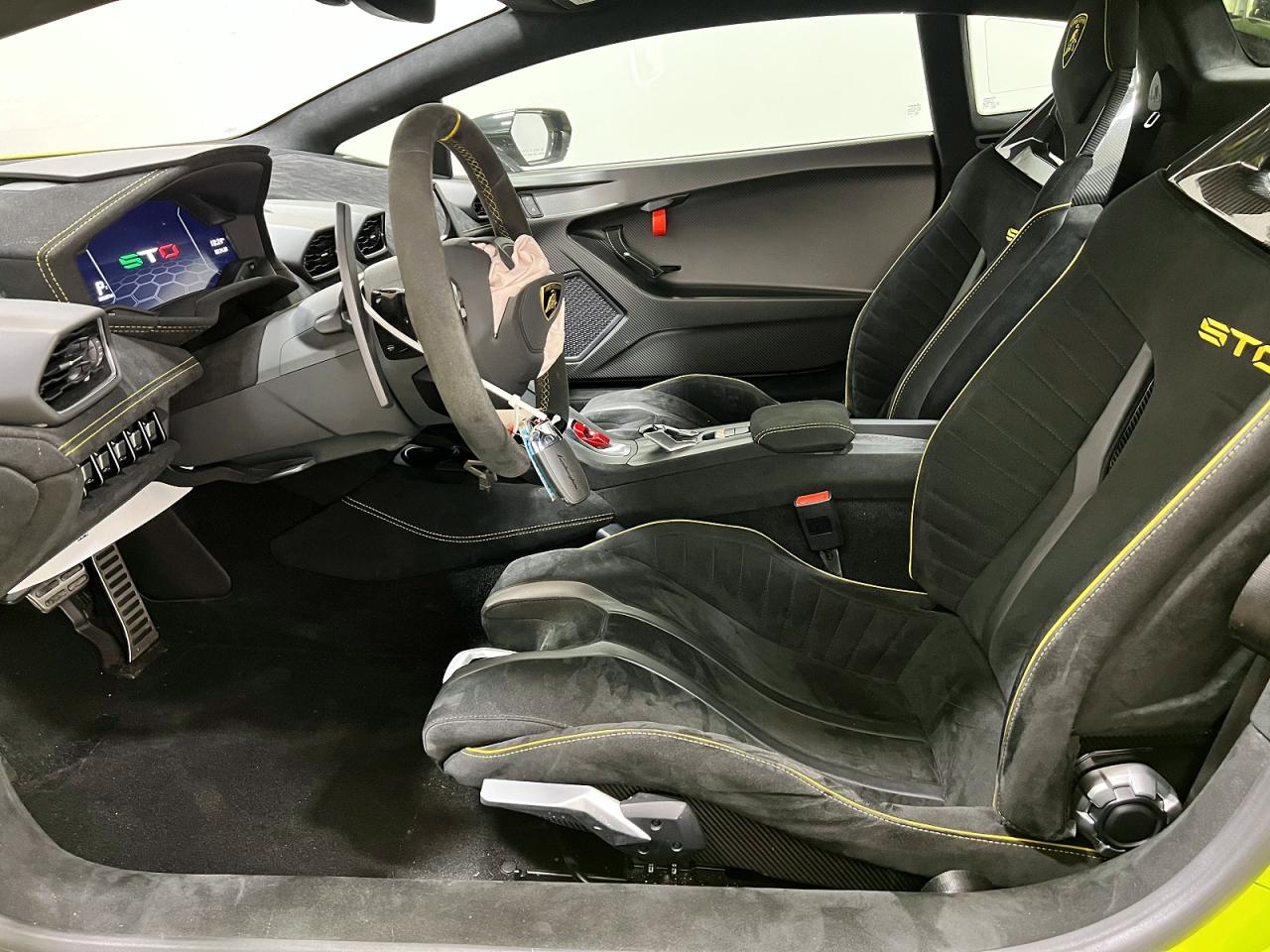 Lamborghini Huracan Sto