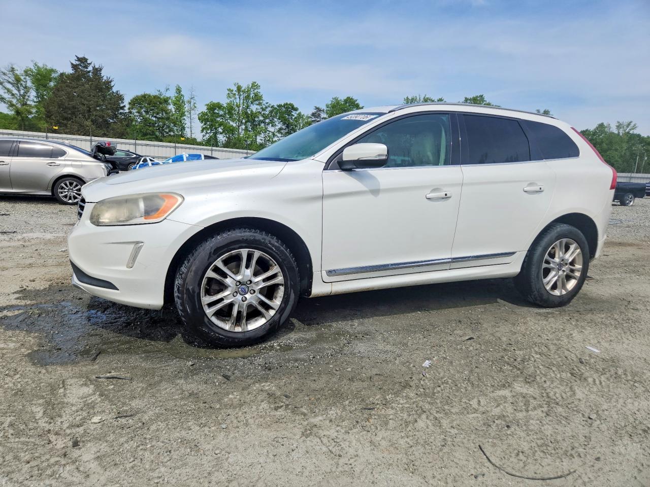 Salvage Volvo XC60 Image