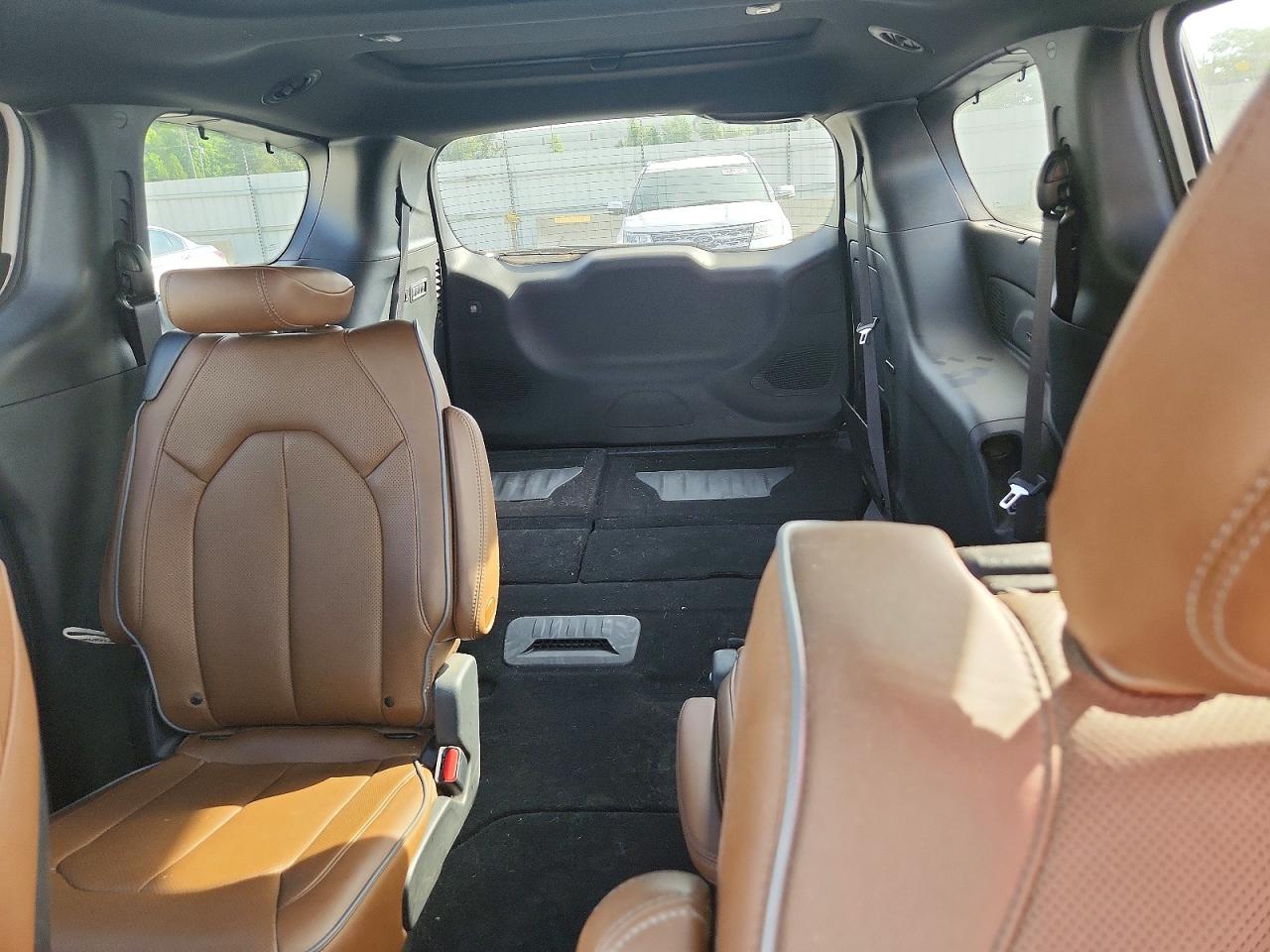 Chrysler Pacifica Limited