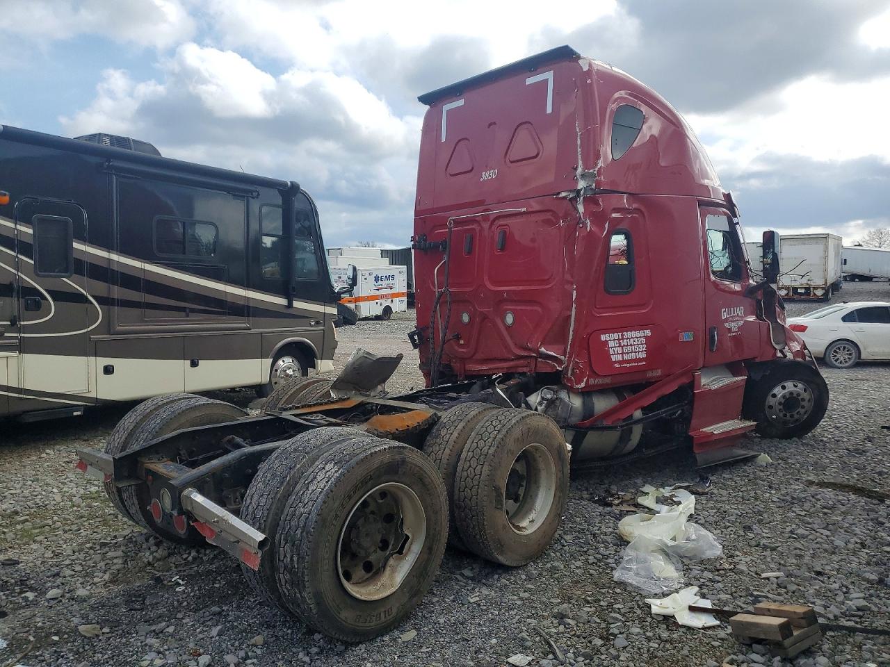 Freightliner Cascadia 126