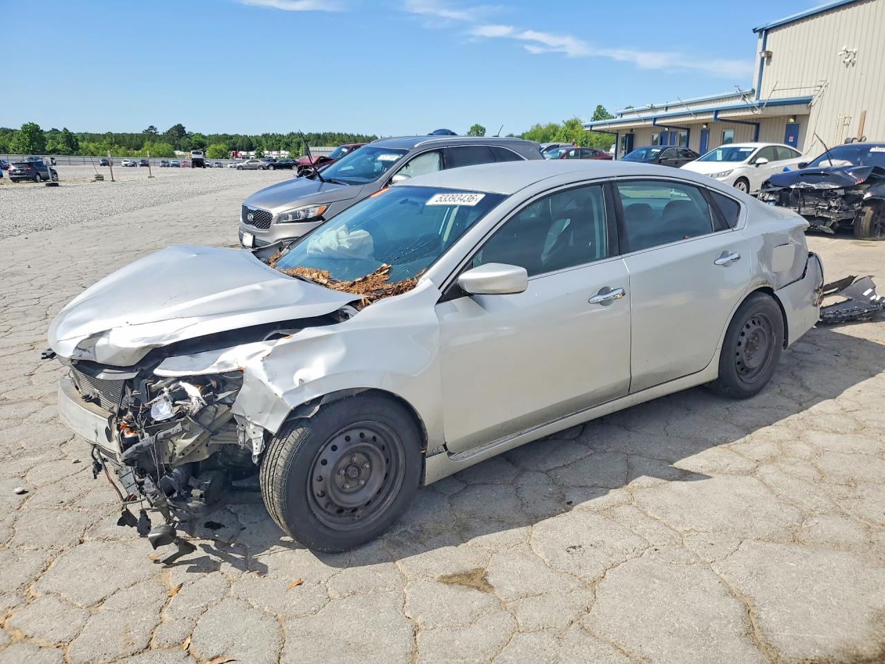 Salvage Nissan Altima Image