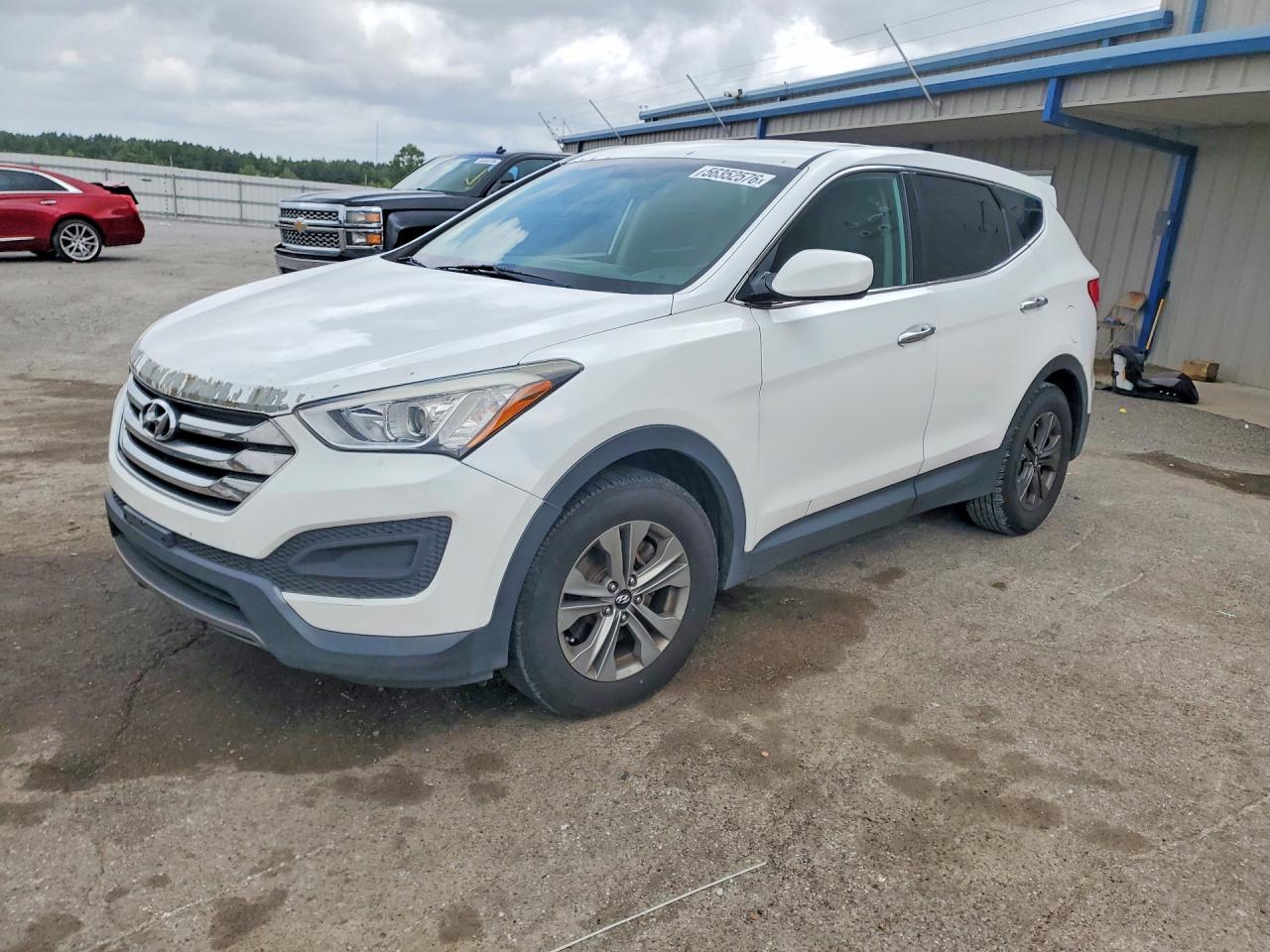 Salvage Hyundai SANTA FE Image