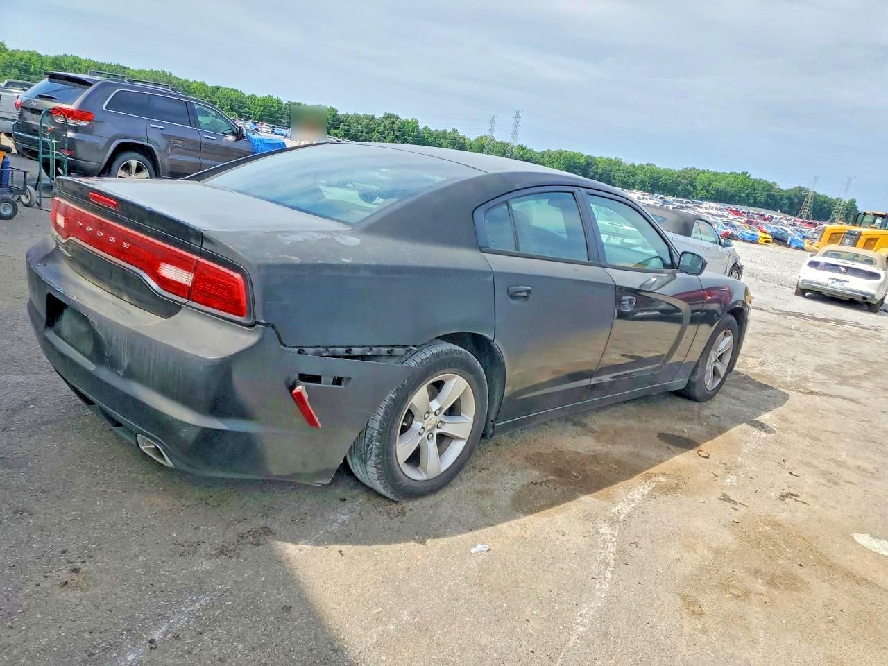 Dodge Charger Se