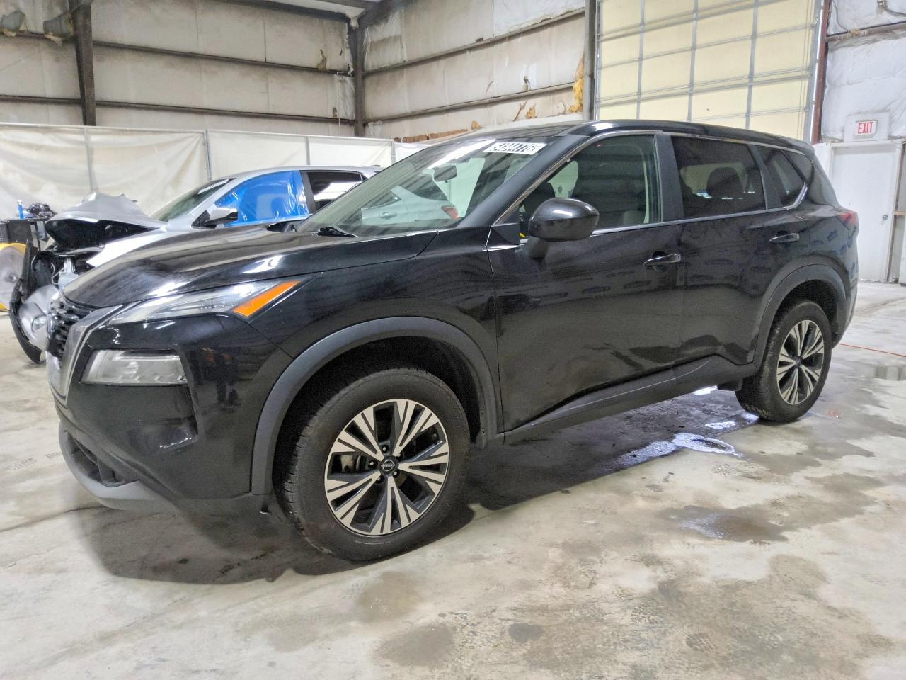 Salvage Nissan Rogue Image