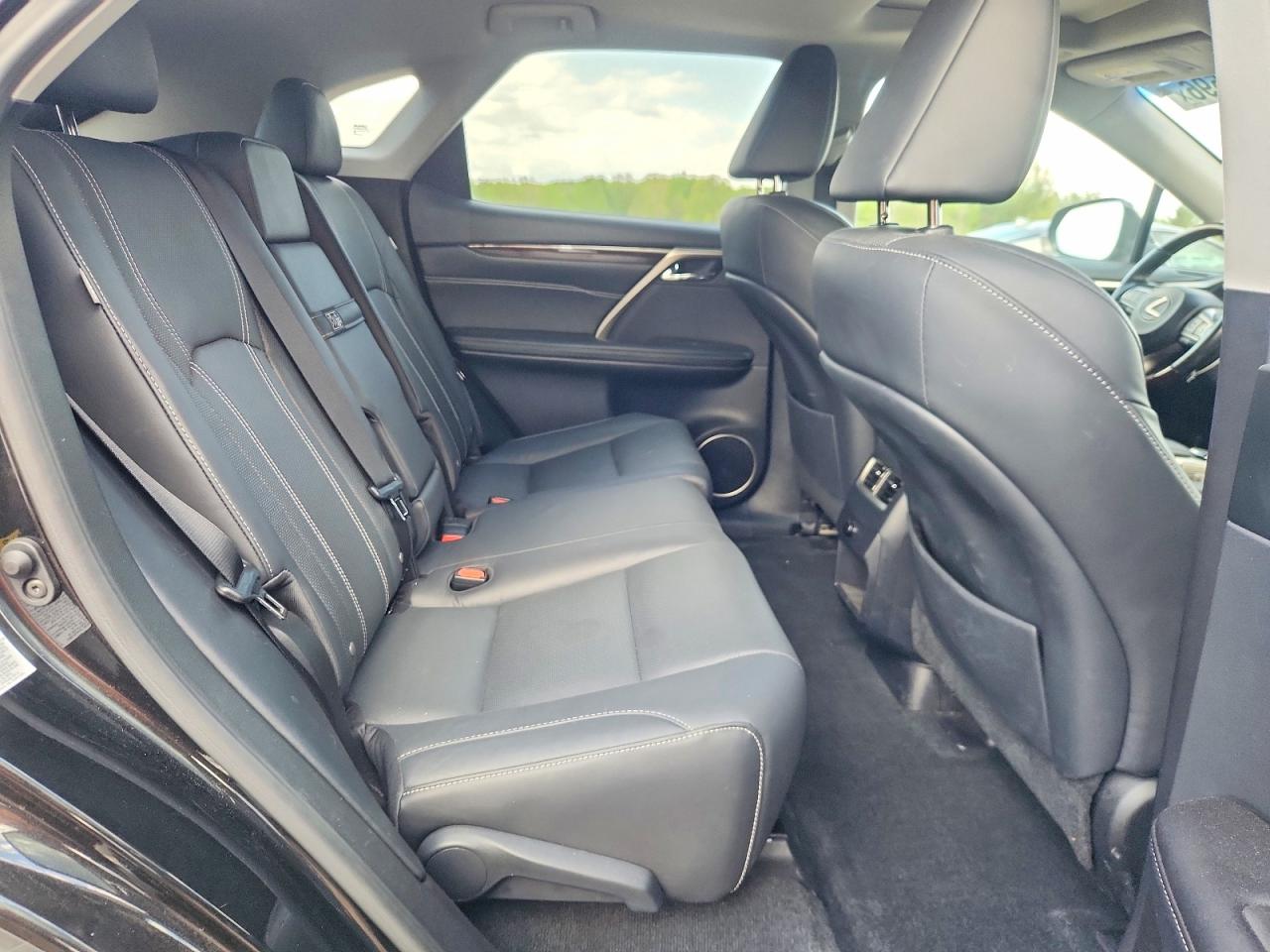 Lexus RX Base