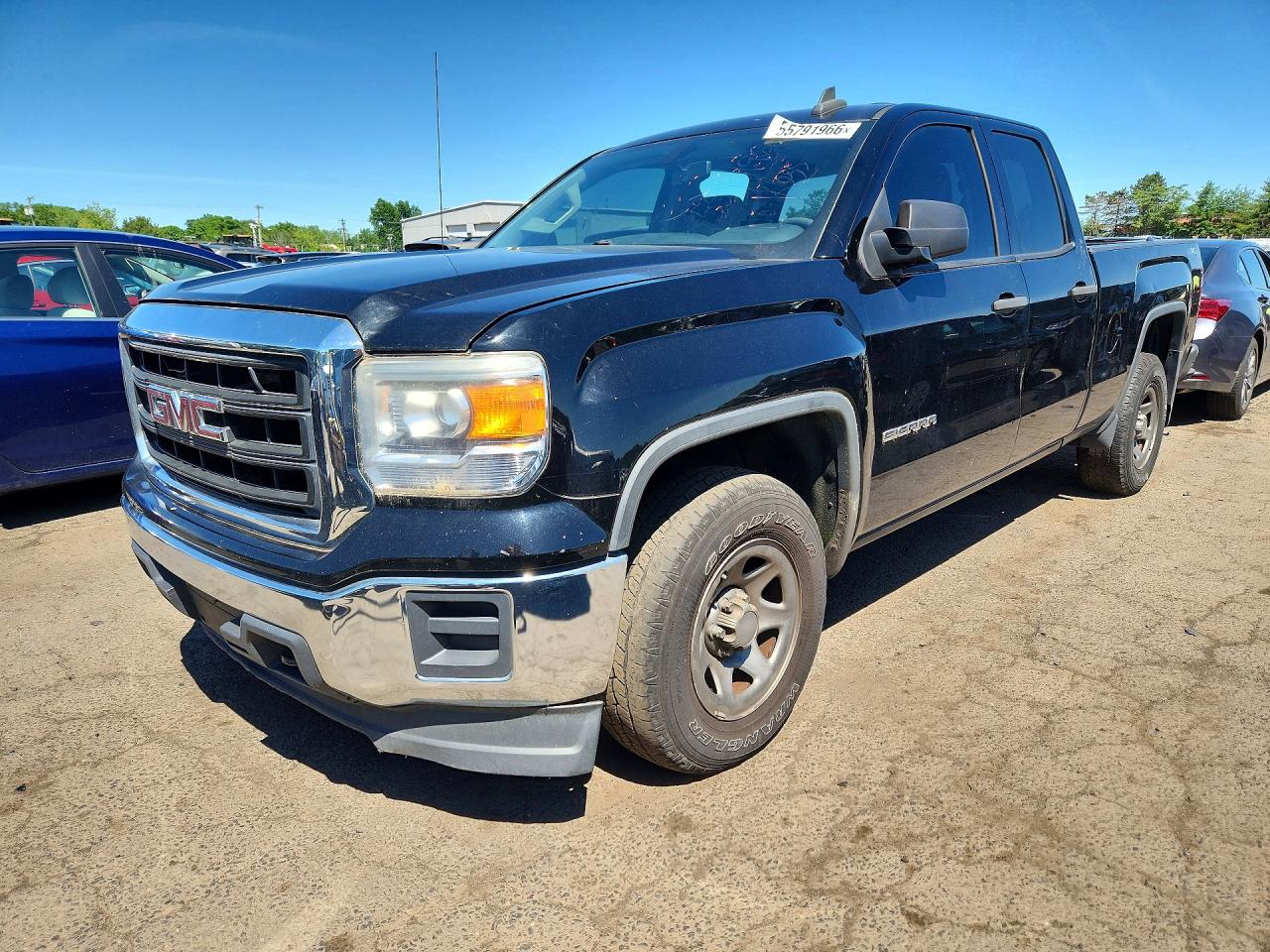 Salvage GMC Sierra Image