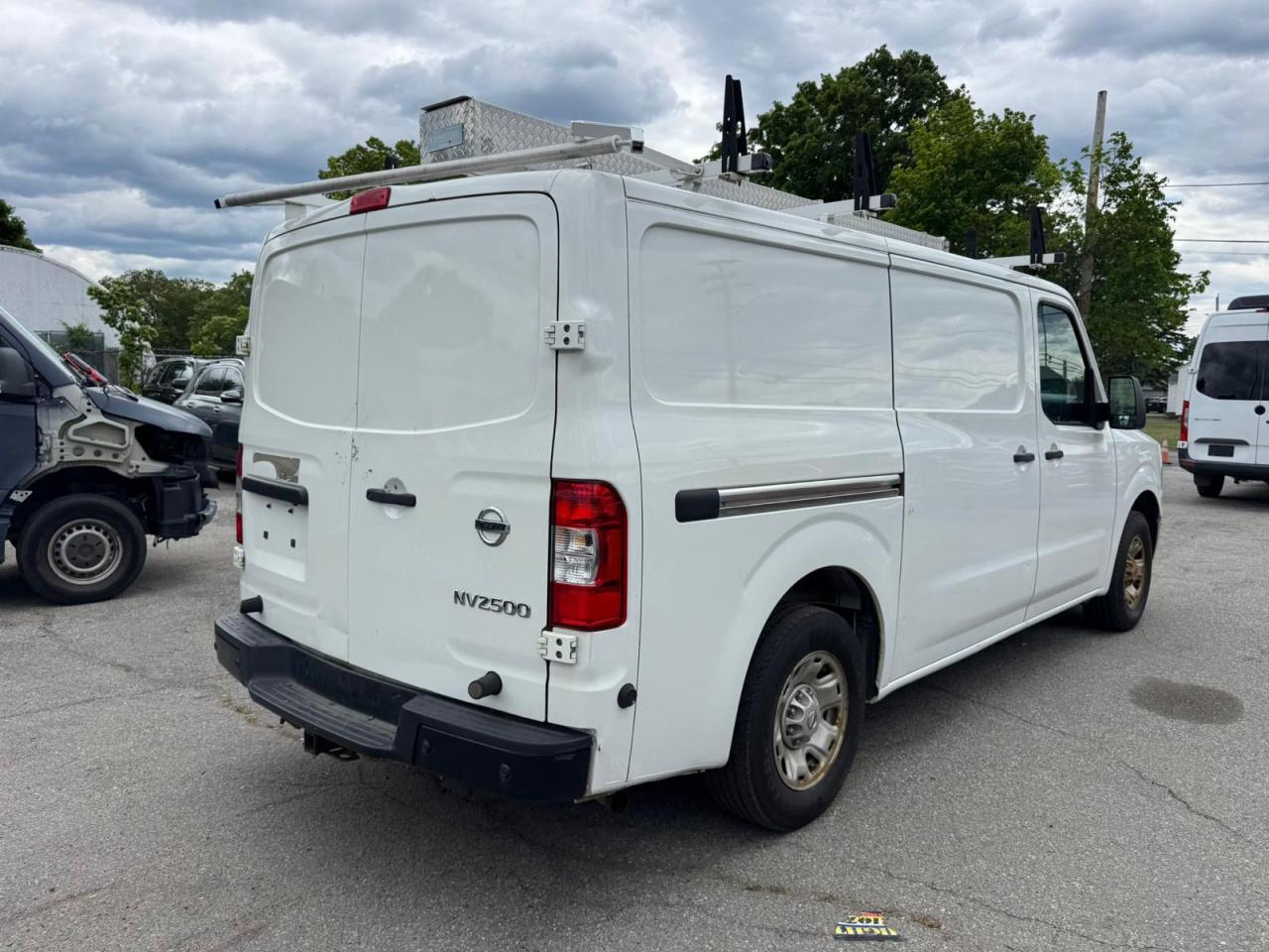 Nissan Nv 2500 Hd Sv
