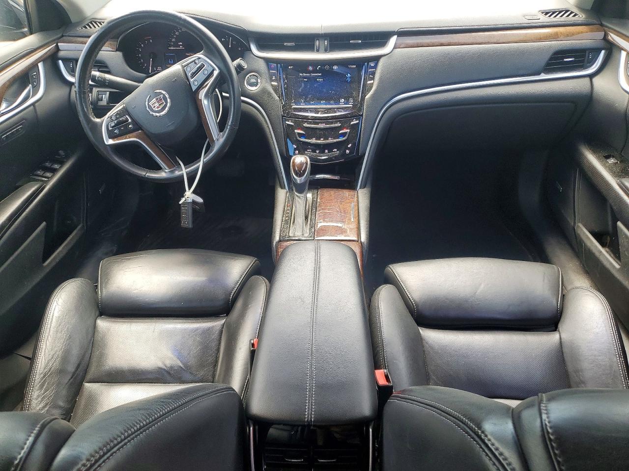 Cadillac XTS Luxury Collection