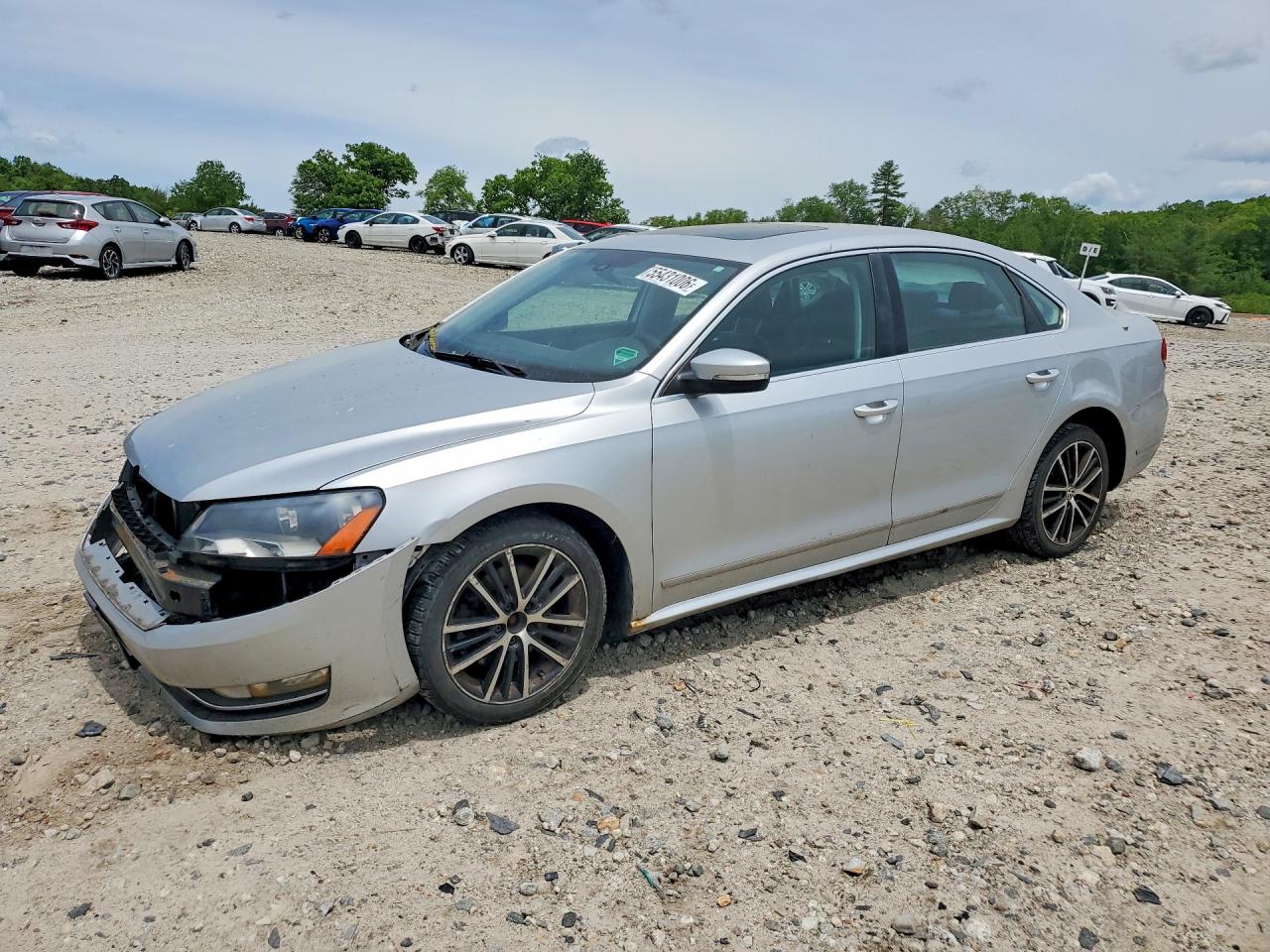 Salvage Volkswagen Passat Image