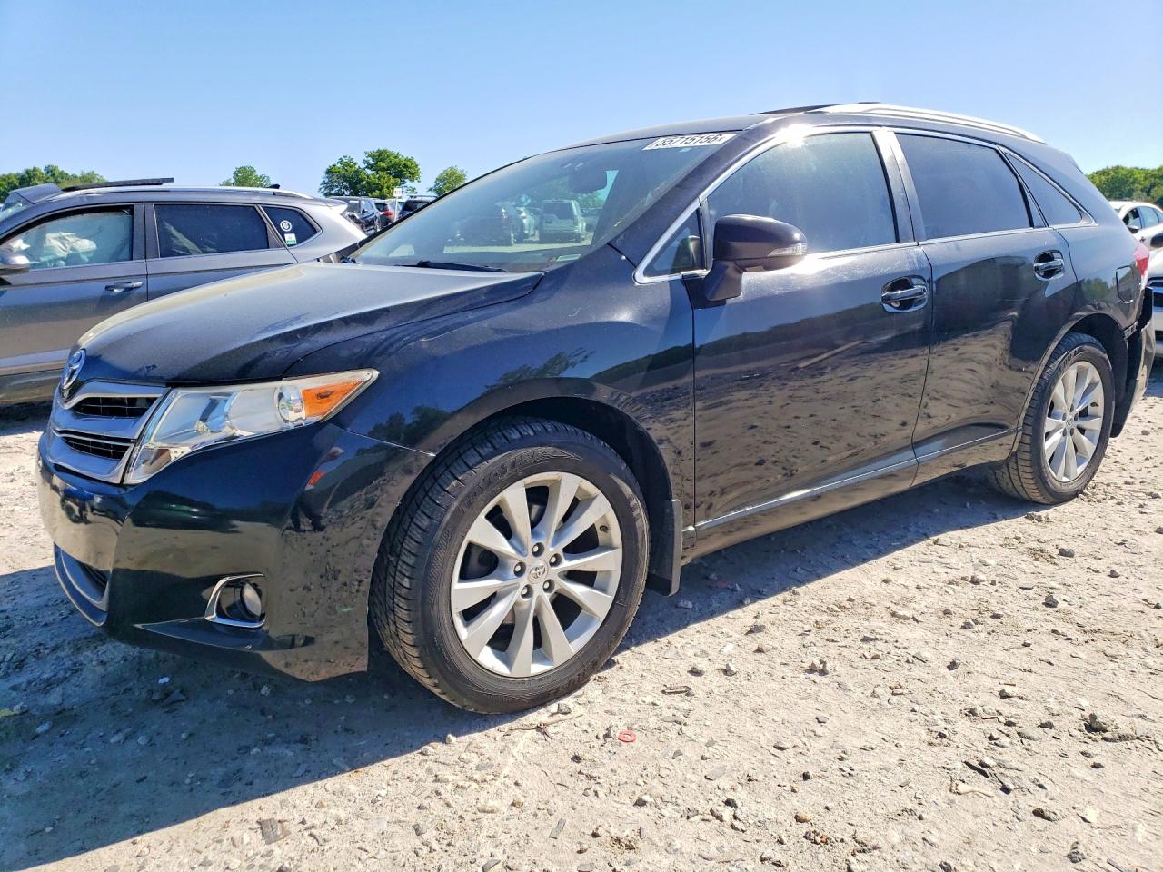 Salvage Toyota Venza Image