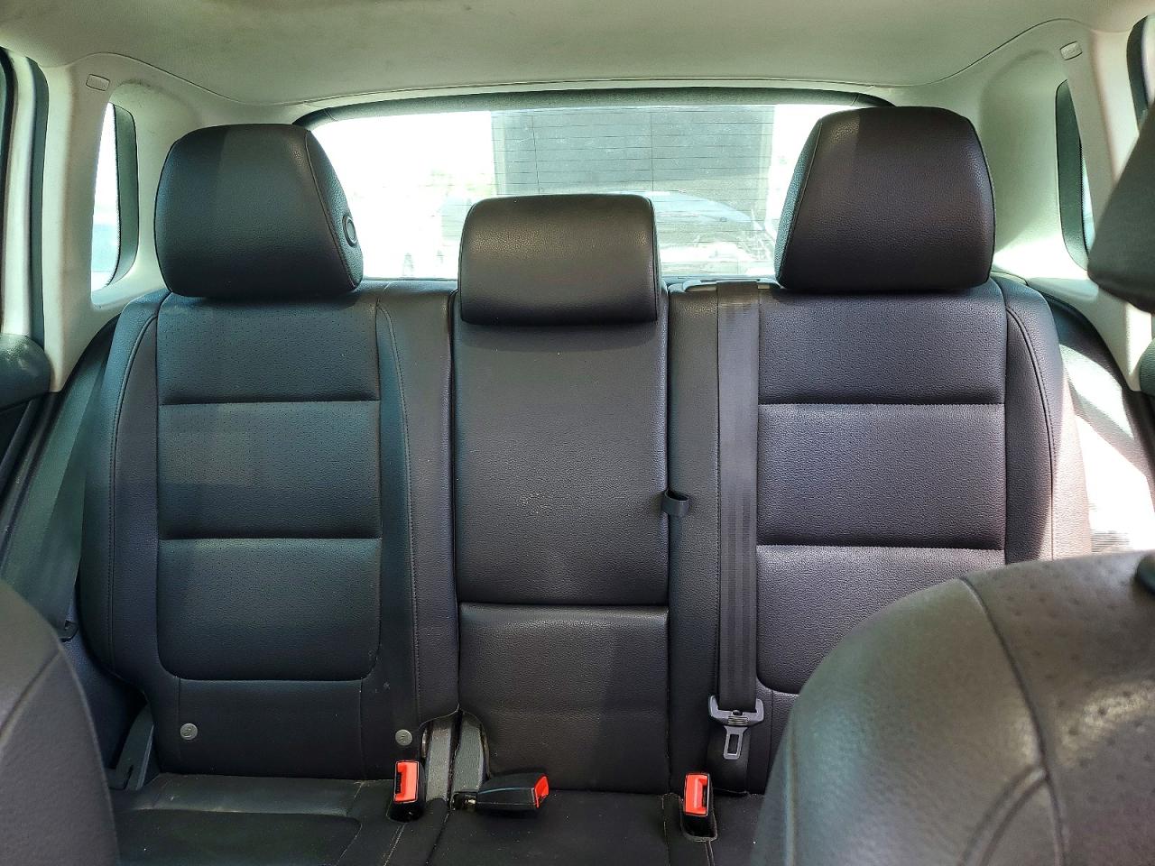 Volkswagen Tiguan S
