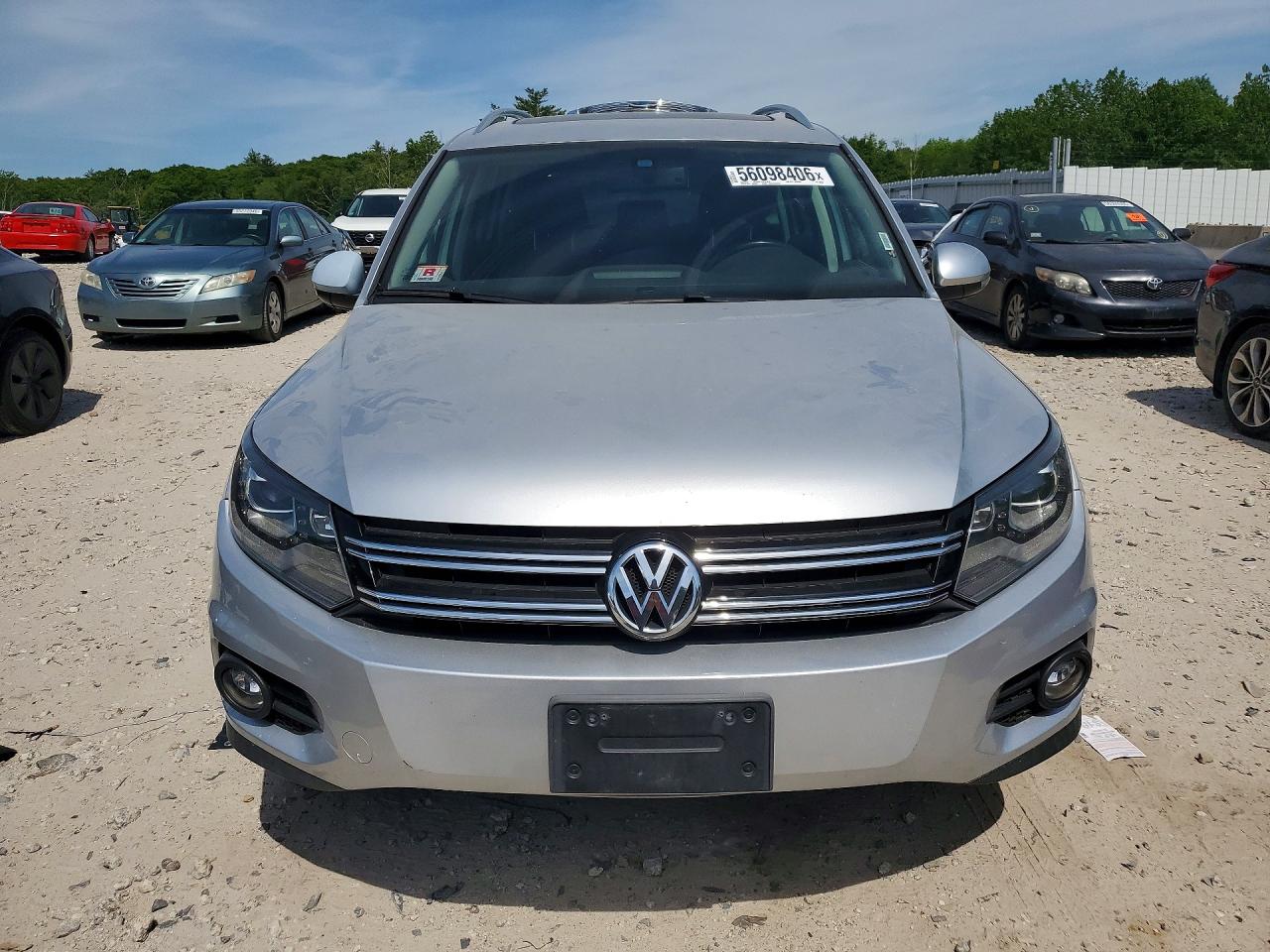 Volkswagen Tiguan S