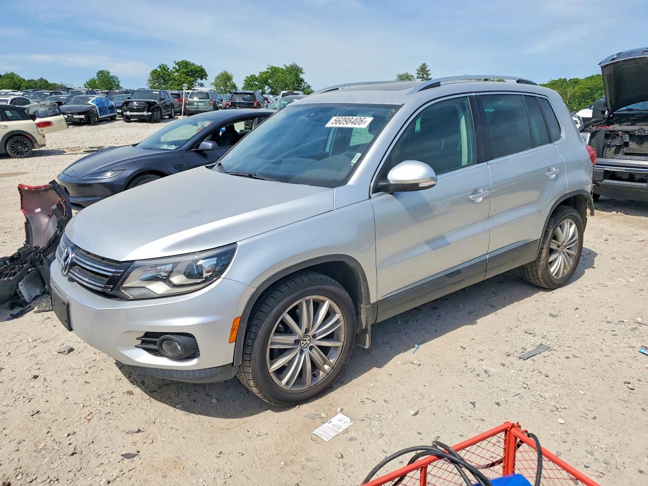 Salvage Volkswagen Tiguan Image