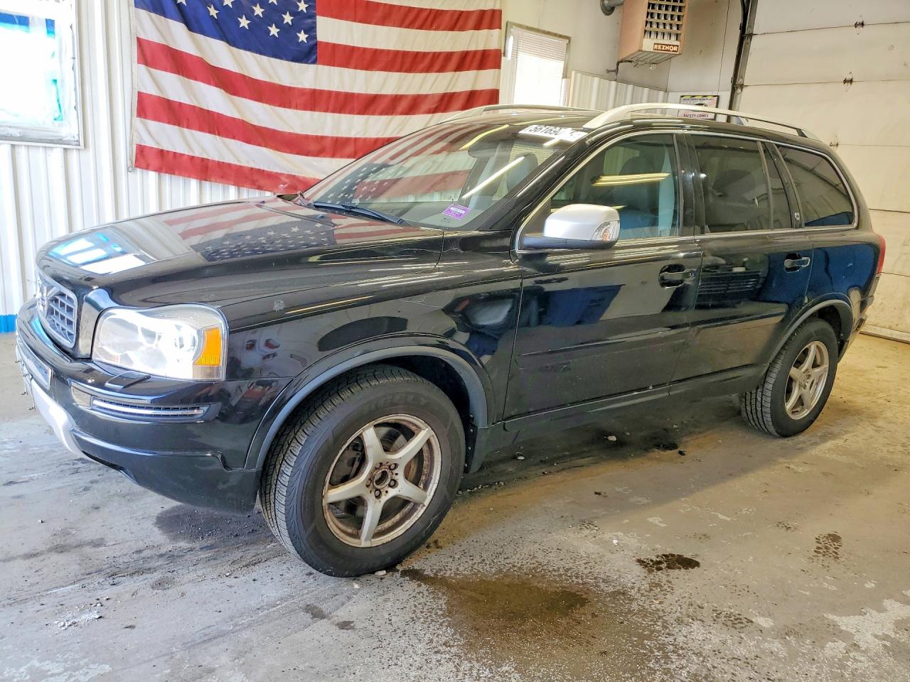 Salvage Volvo XC90 Image