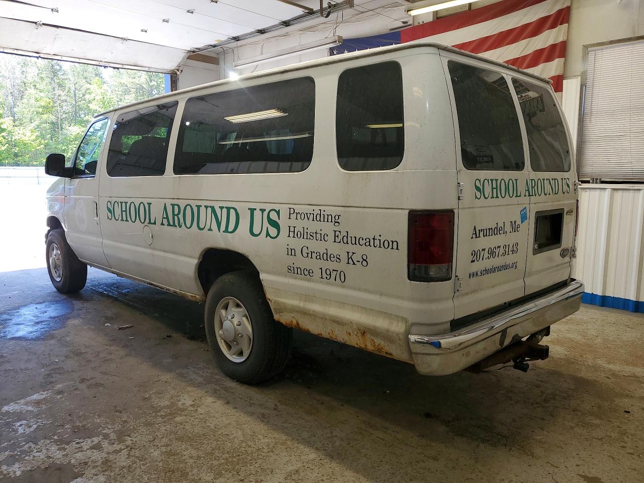 Ford Econoline E350 Super Duty Wagon