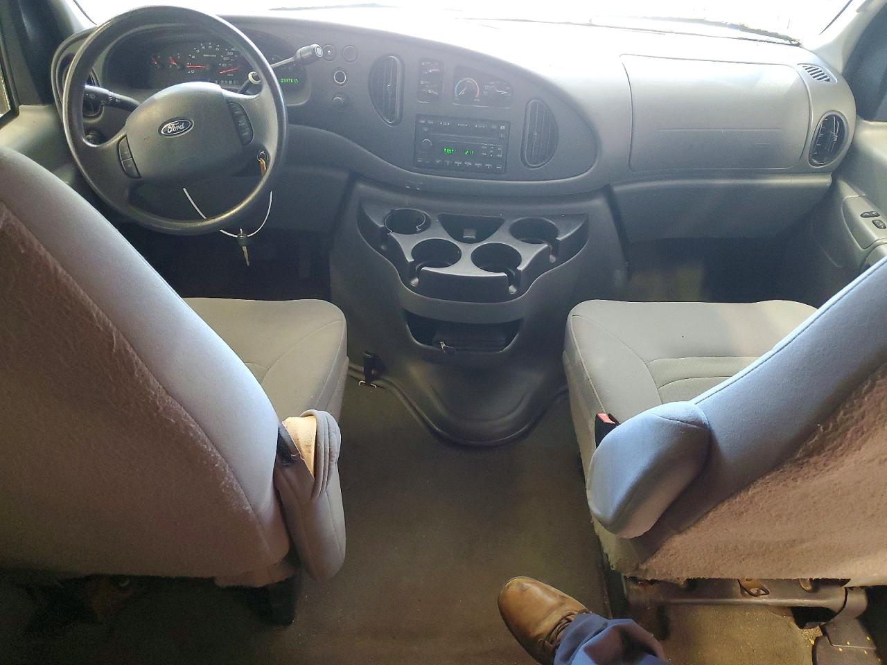 Ford Econoline E350 Super Duty Wagon