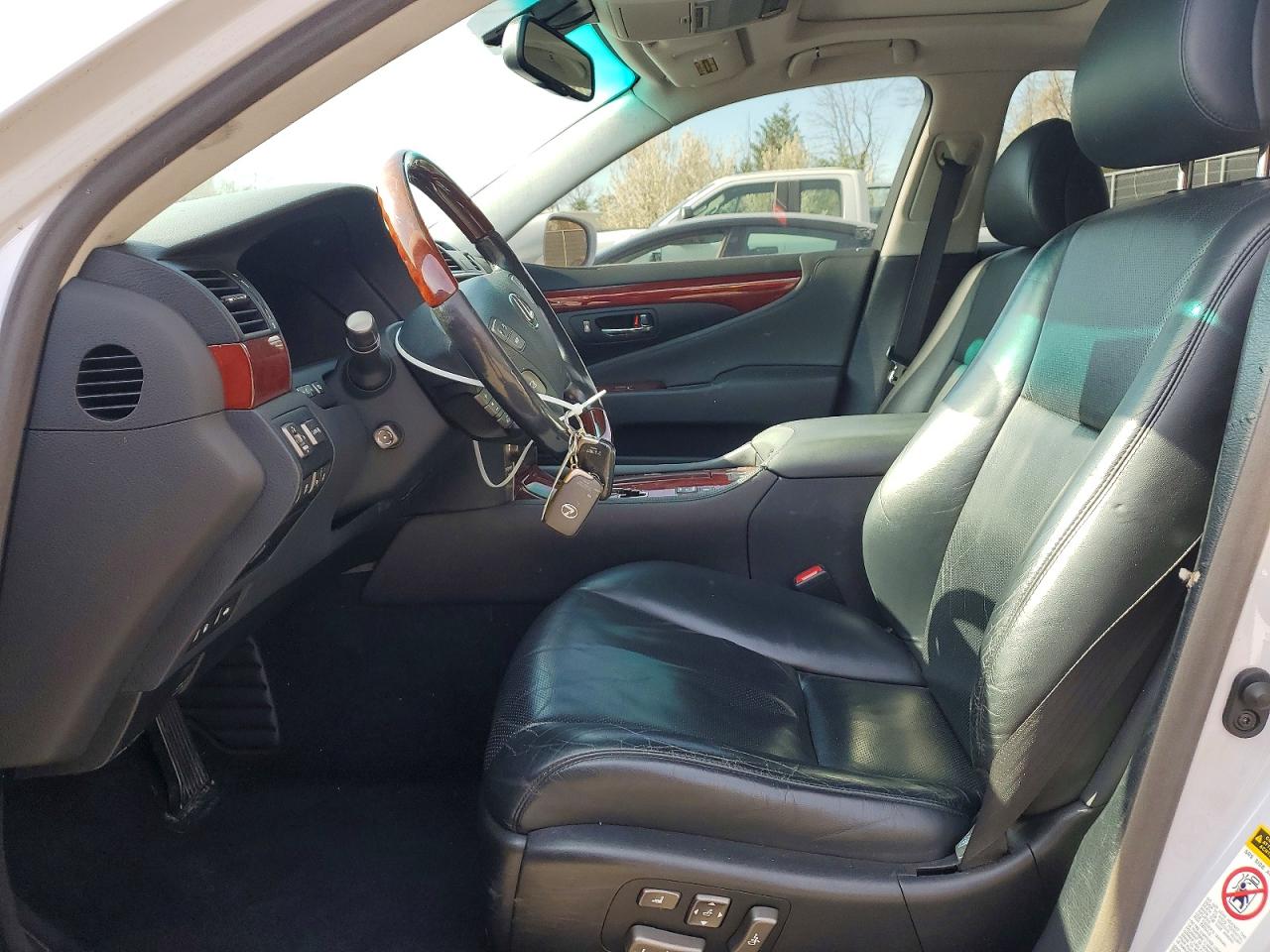 Lexus LS L