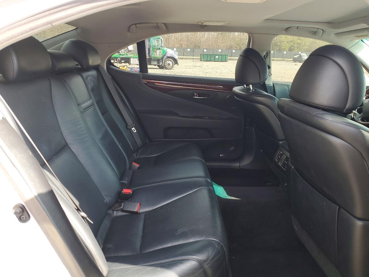 Lexus LS L