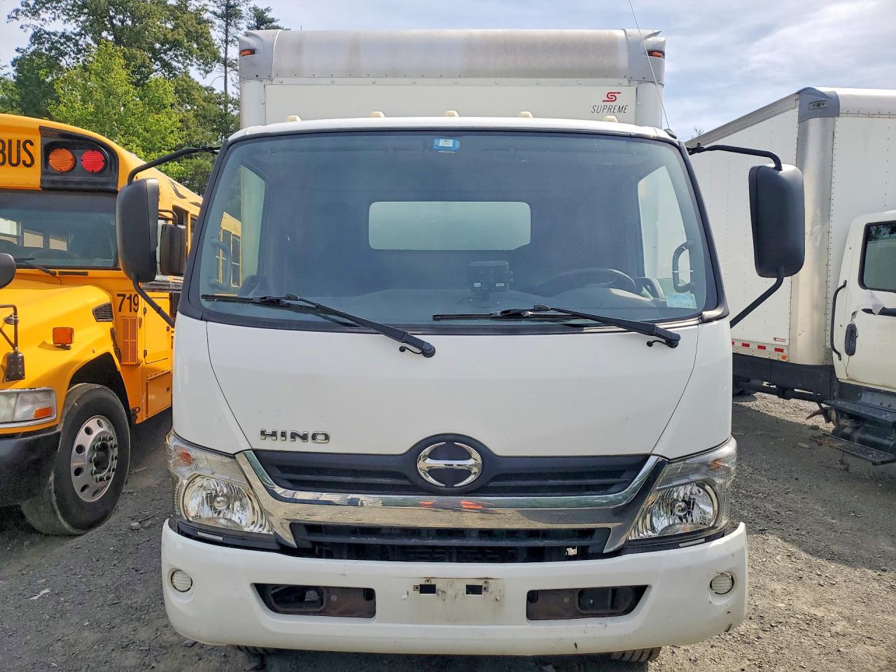 Hino 195