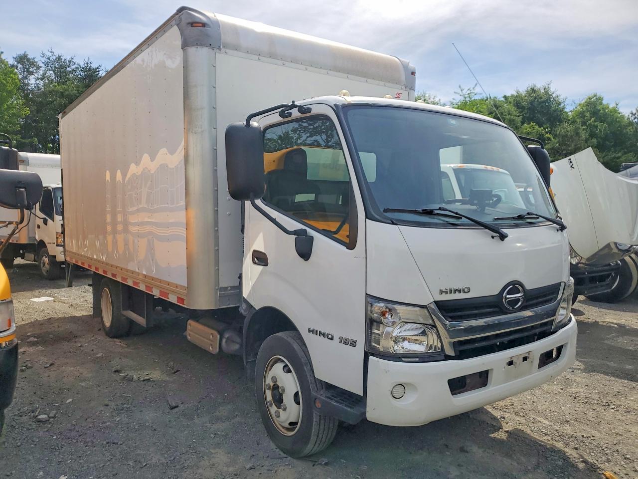 Hino 195