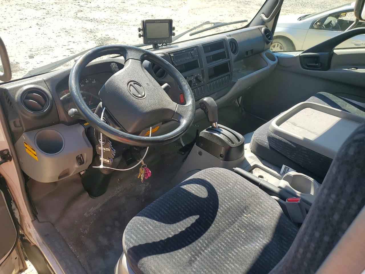 Hino 195
