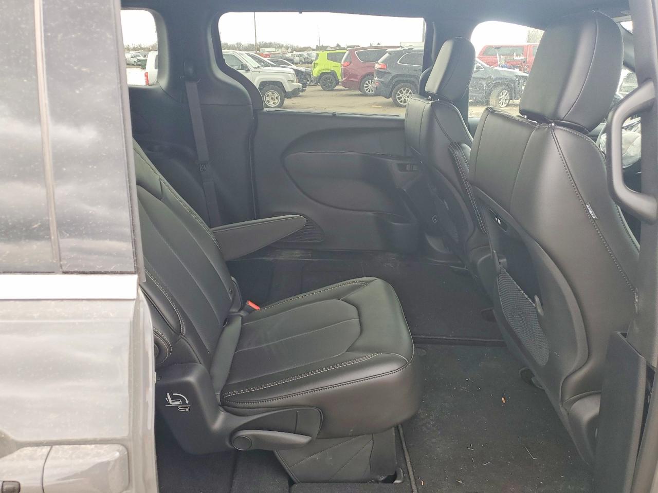 Chrysler Pacifica Select