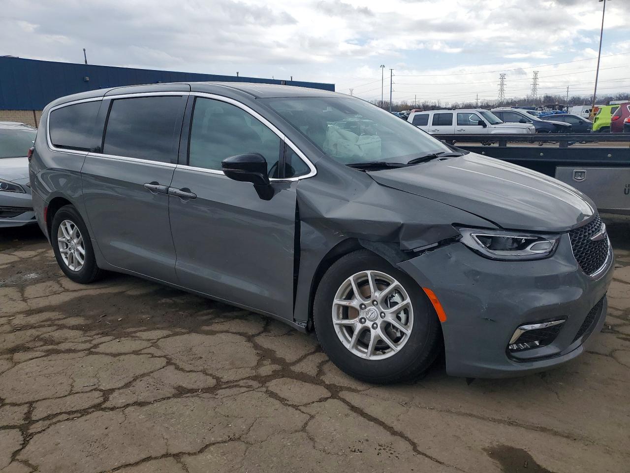 Chrysler Pacifica Select