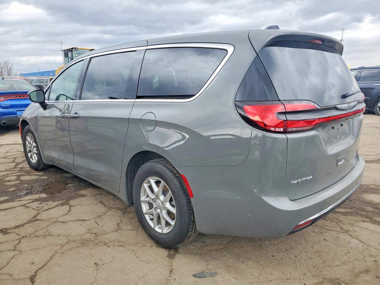 Chrysler Pacifica Select