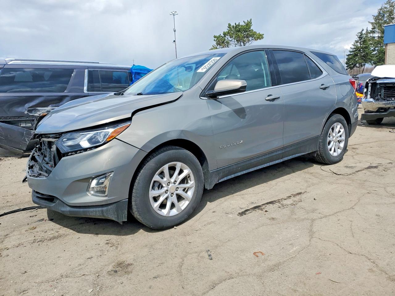 Salvage Chevrolet Equinox Image
