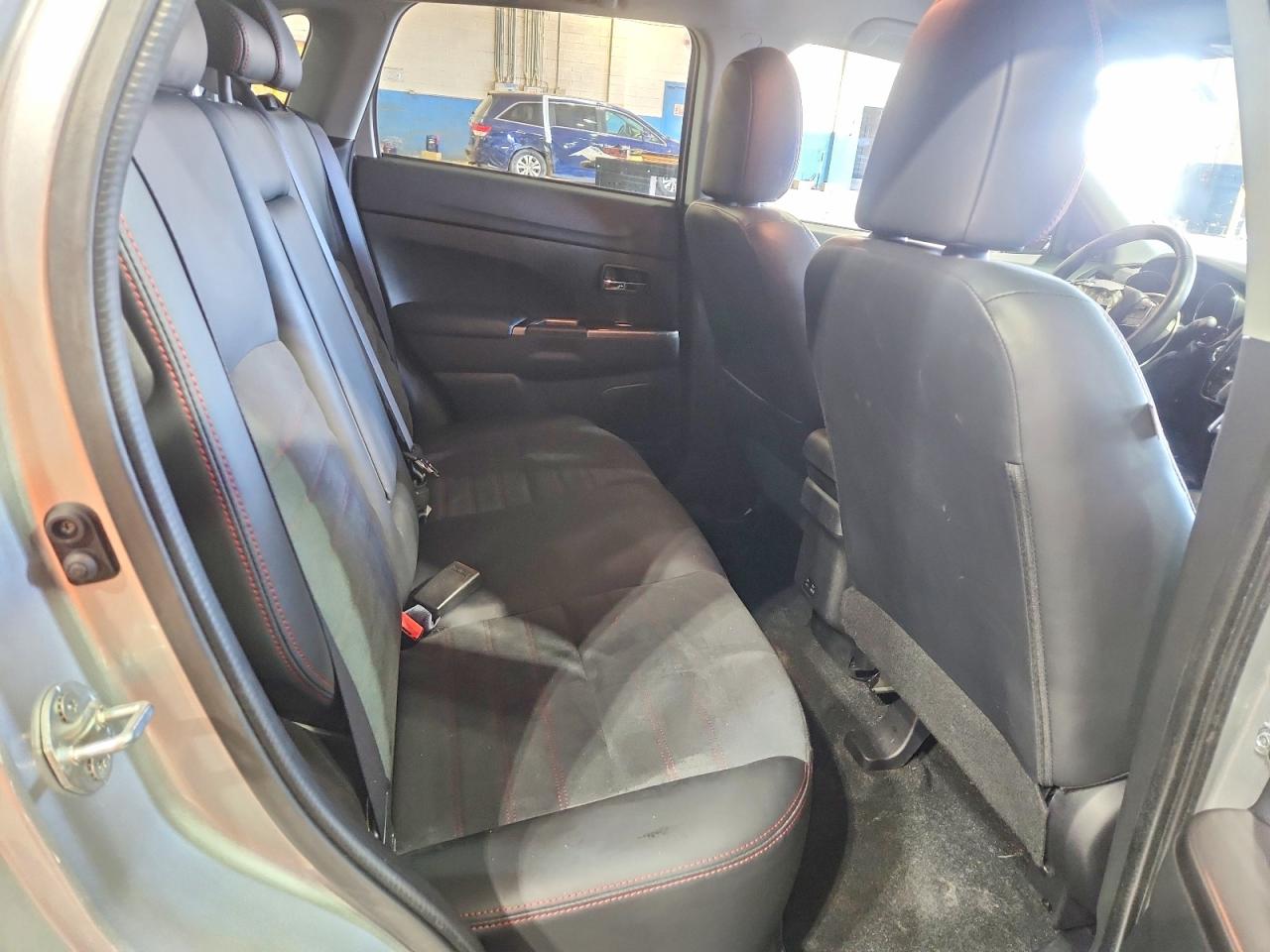 Mitsubishi Outlander S