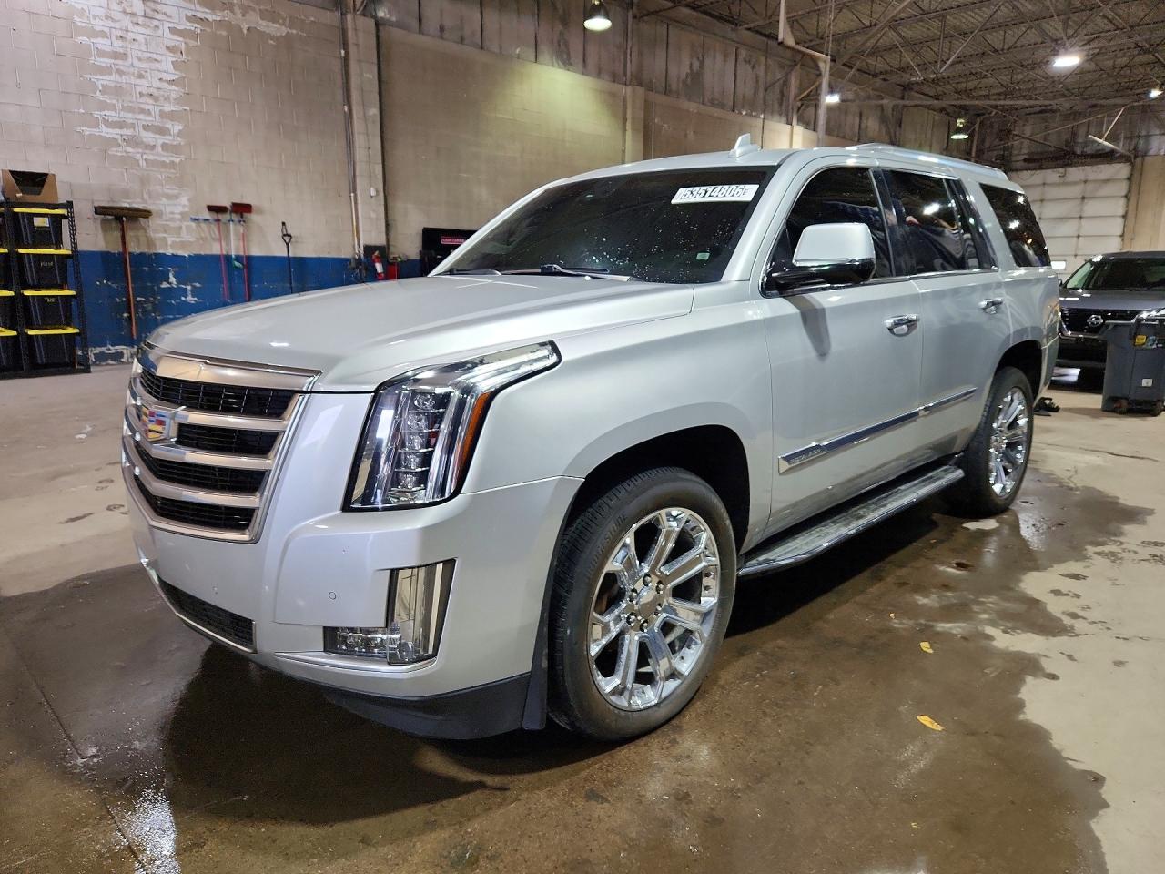 Salvage Cadillac Escalade Image