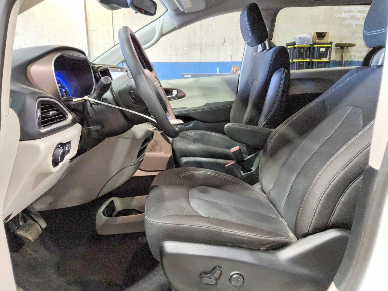 Chrysler Minivan Lx
