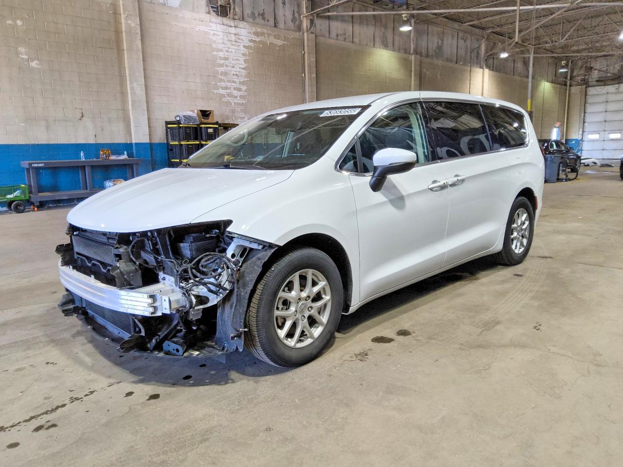 Salvage Chrysler Minivan Image