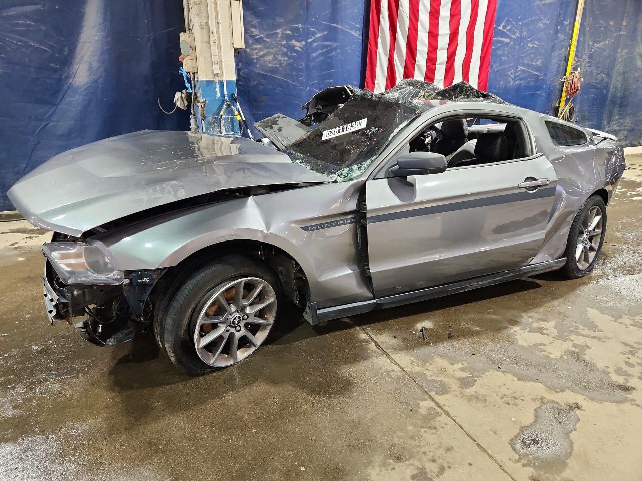 Salvage Ford Mustang Image