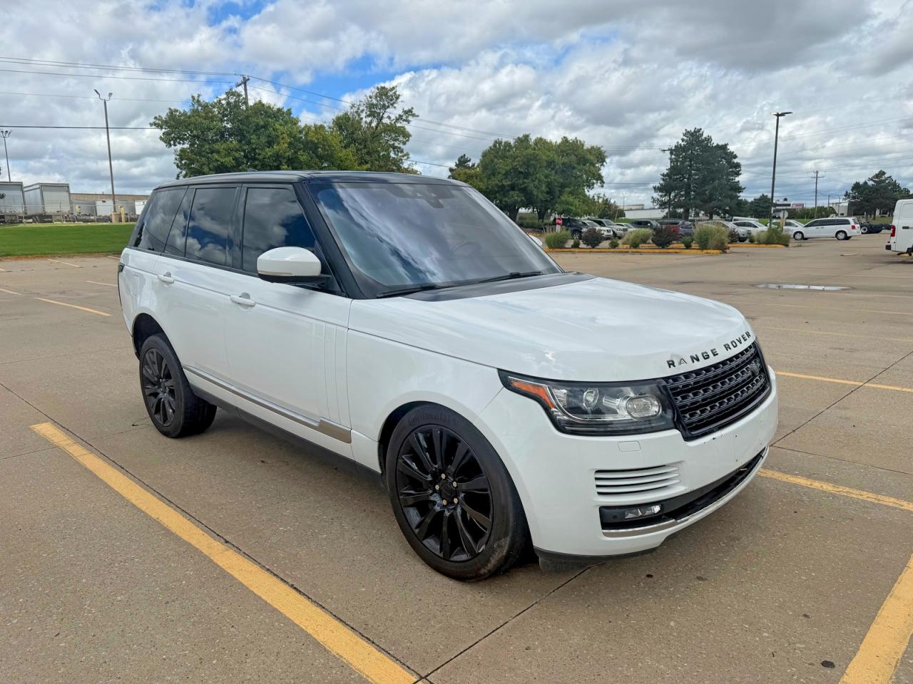 Salvage Land Rover Range Rover Image