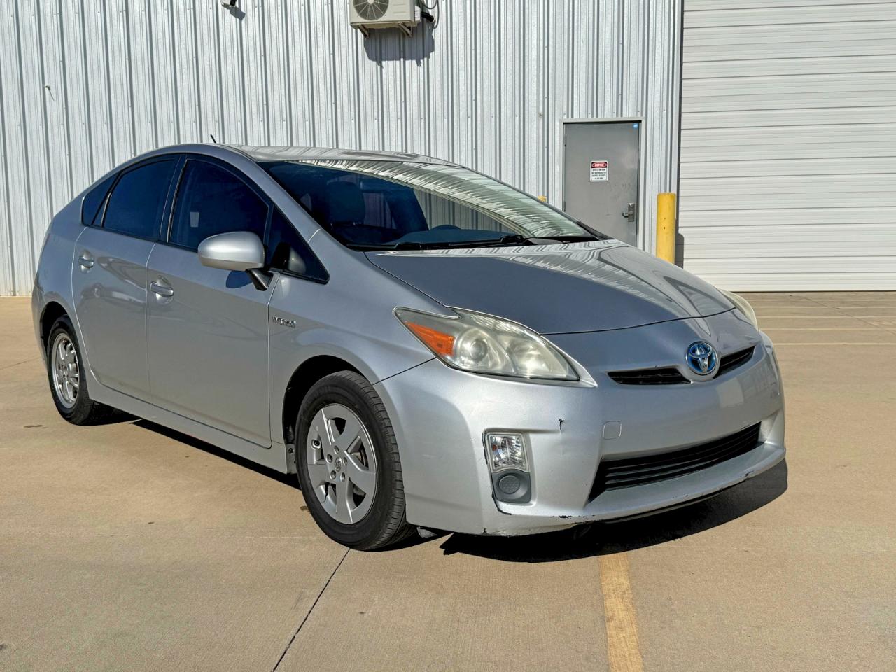 Salvage Toyota Prius Image
