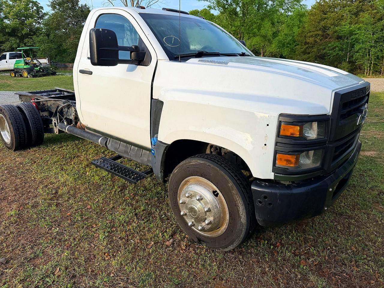 Salvage Chevrolet Silverado Image