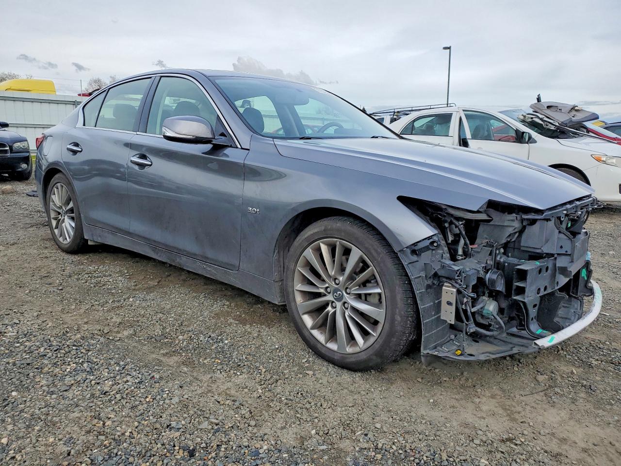 INFINITI Q50 Luxe