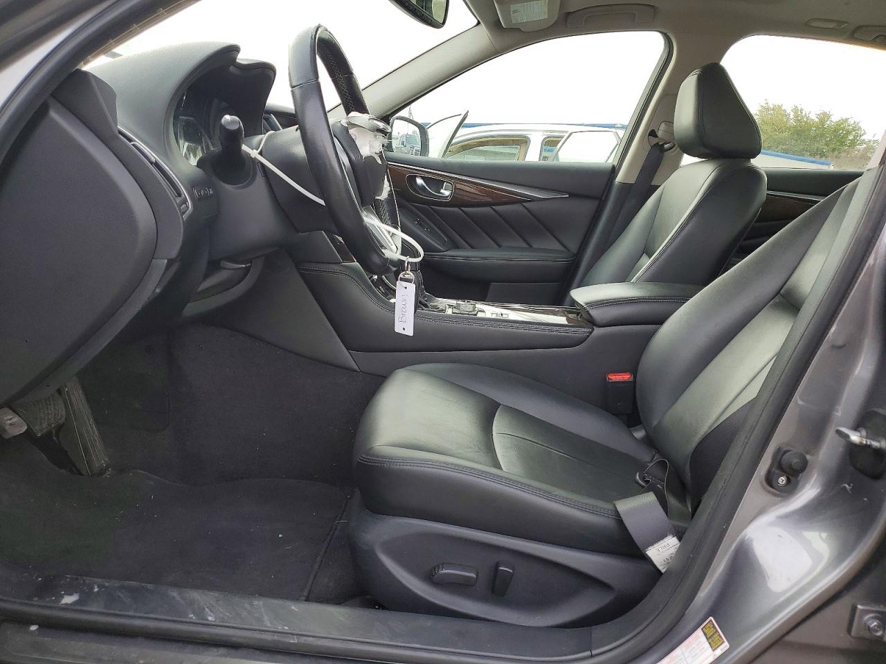 INFINITI Q50 Luxe