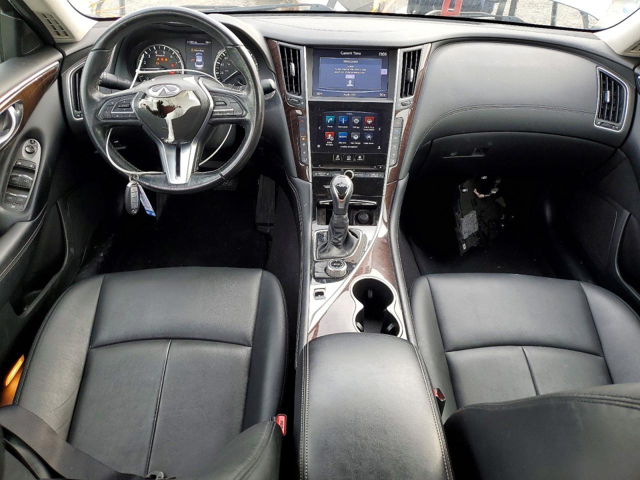 INFINITI Q50 Luxe