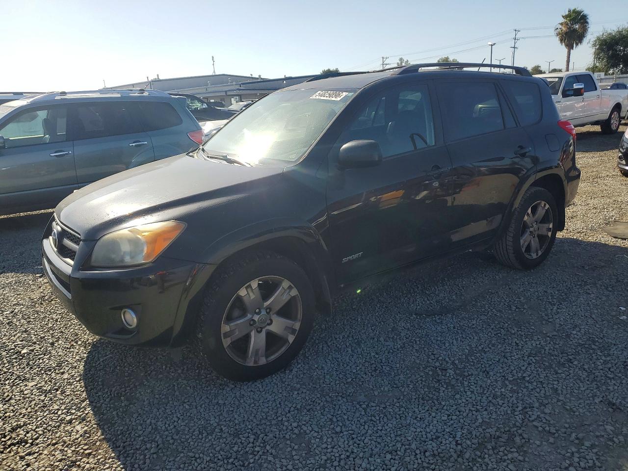 Salvage Toyota RAV4 Image