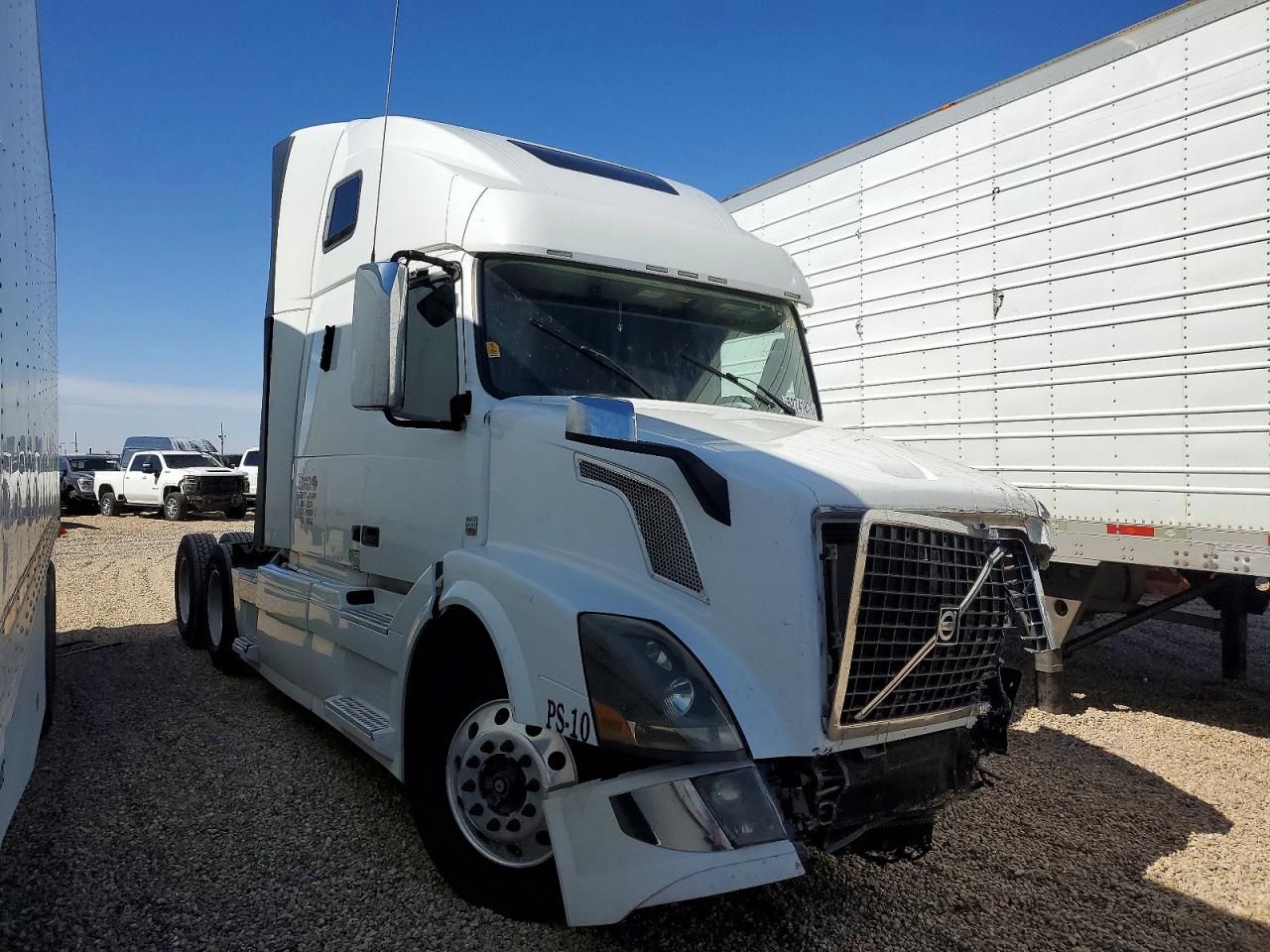 Salvage Volvo Vn Image