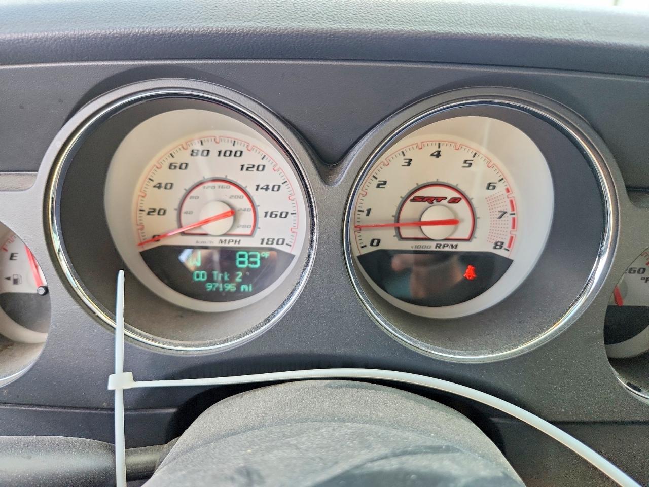 Dodge Challenger Srt-8