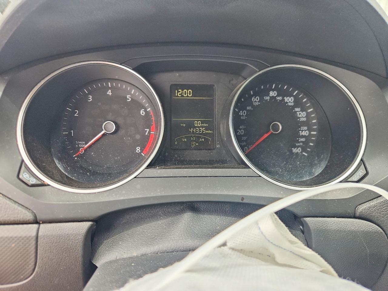 Volkswagen Jetta Base