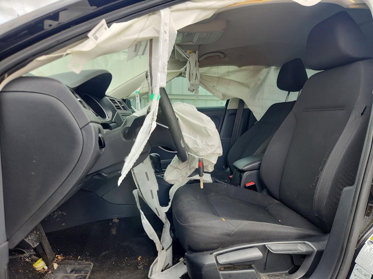 Volkswagen Jetta Base
