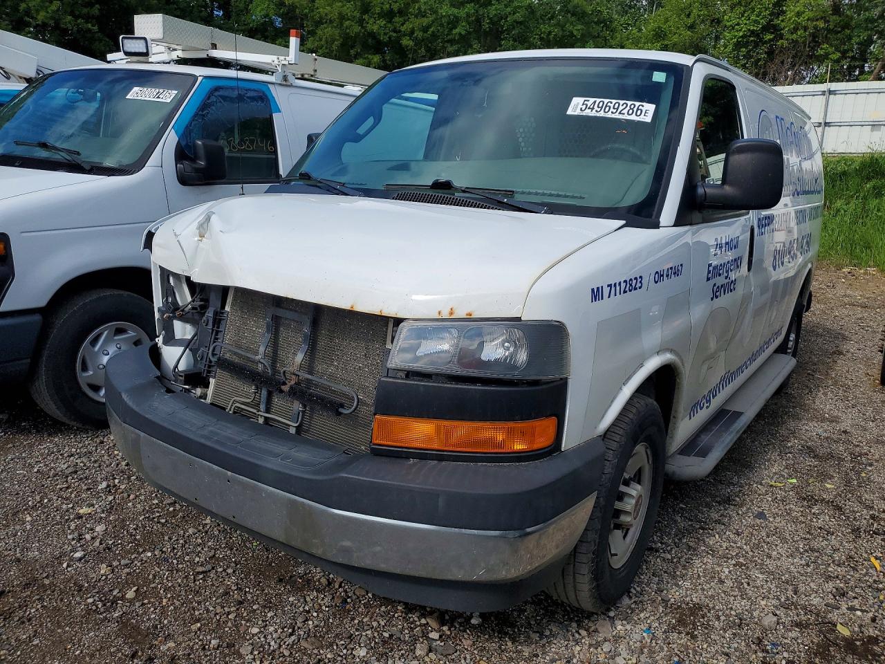 Salvage GMC Savana Image